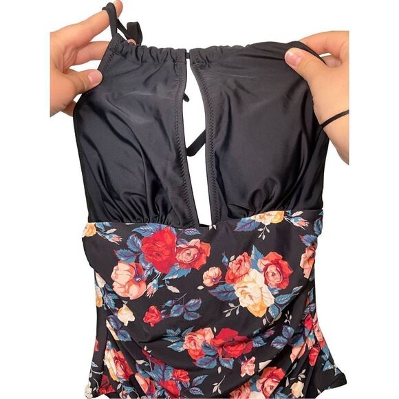 CUPSHE Women's Black Floral Plunging Halter Open Back One Piece Swimsuit - Picture 6 of 11